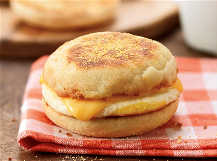 डंकिन Donuts: Egg and Cheese English Muffin