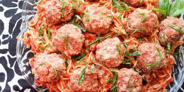 Egy-Pot Slow-Cooker Spaghetti and Meatballs