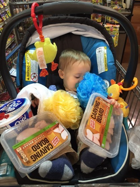 ישן baby with groceries