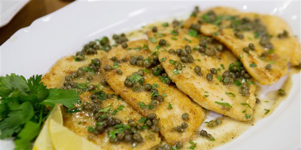Parmezán-Crusted Chicken Piccata