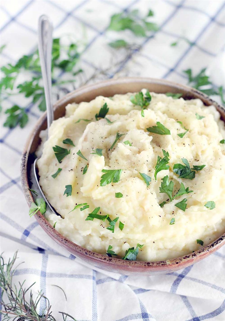 रोजमैरी Infused Potato and Cauliflower Mash recipe