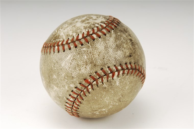 Slika: The baseball Babe Ruth hit for his final career big league home run in 1935 is on display at the National Baseball Hall of Fame and Museum in Cooperstown, New York. 
