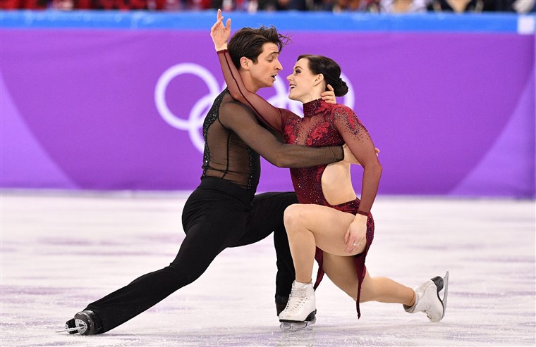 קנדה's Tessa Virtue and Scott Moir compete in the team free dance during the Pyeongchang 2023 Winter Olympic Games.