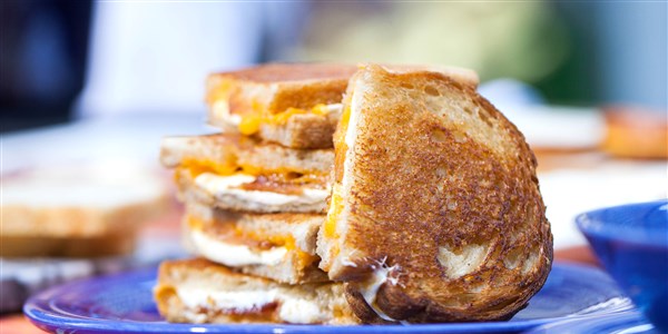 Három Cheese Grilled Cheese