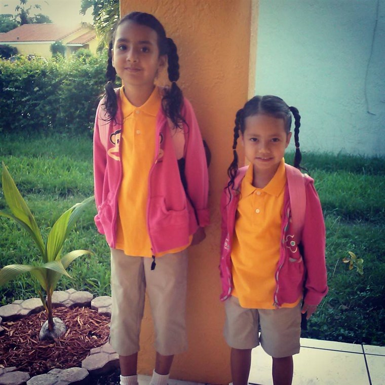 התאומים on the first day of 1st grade and Pre-K.