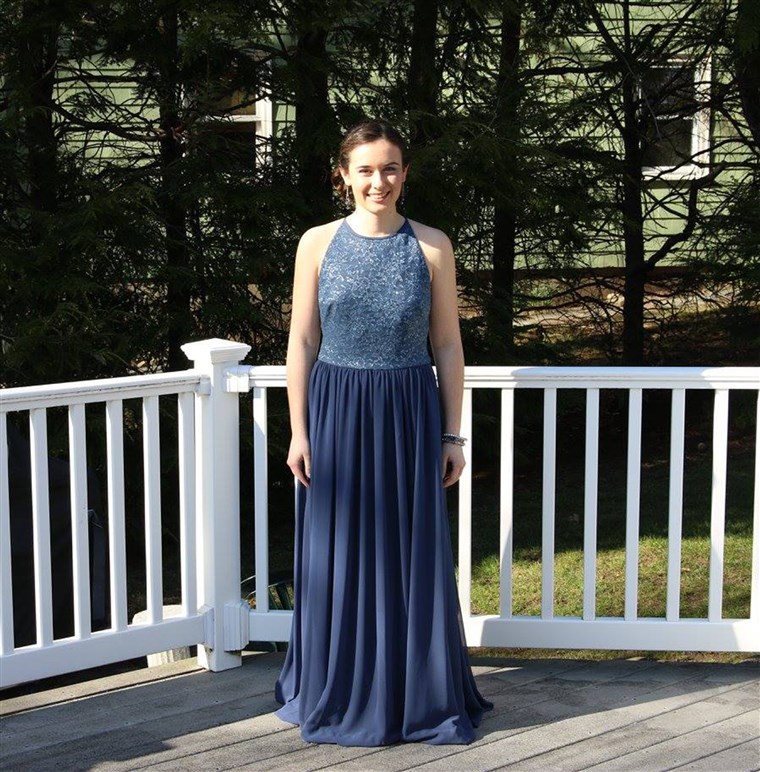 ג'יליאן Danton wearing Catherine's dress on Friday, April 15th