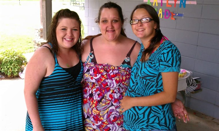 ए photo of Lauren Buteau (L) Hannah Simmons (C) and Paige Wilson (R) of the Gainesville, Georgia area