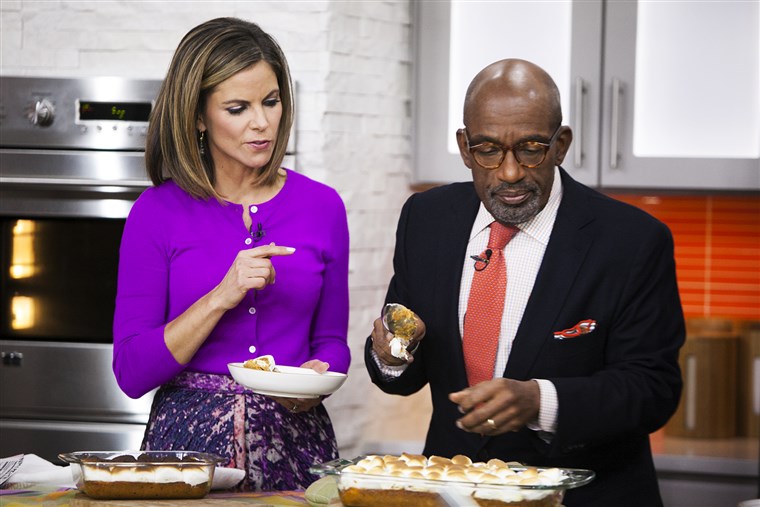 अल Roker prepares sweet potato poon on the Today show in New York, on Nov. 20, 2014.