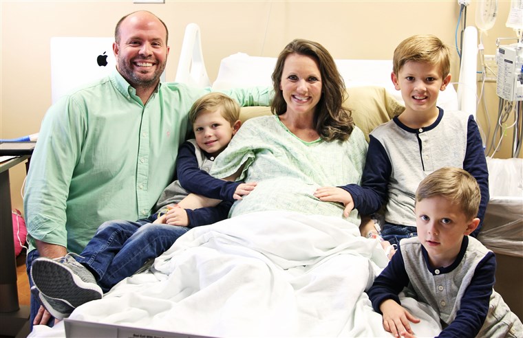 अलबामा couple Courtney and Eric Waldrop welcomed sextuplets into the world earlier this week