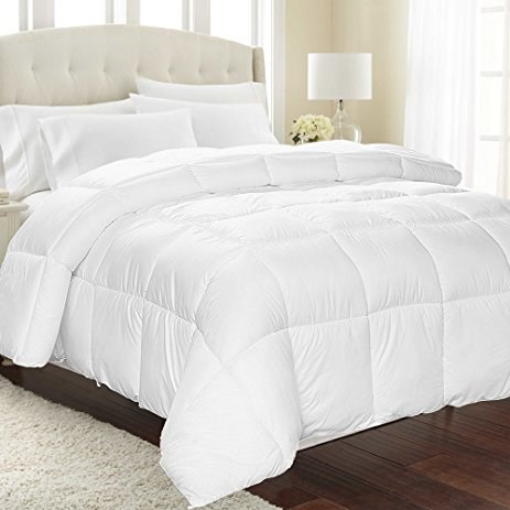 שוויון alternative down comforter on bed