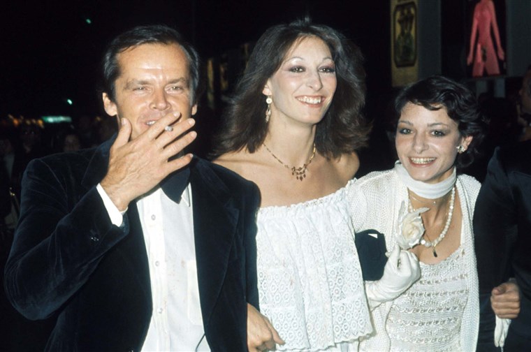 जैक Nicholson, Anjelica Huston and an unnamed woman palled around at the Cannes Film Festival in 1974, where he won the fest's best actor award for 