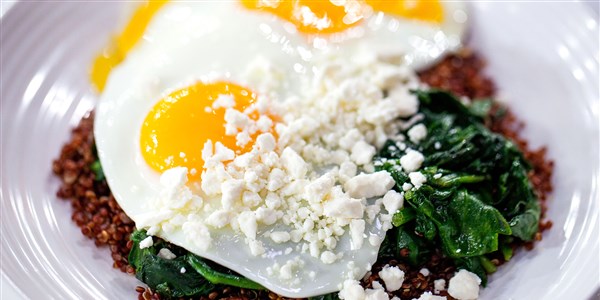 अंडा, Spinach, Quinoa and Feta Power Breakfast