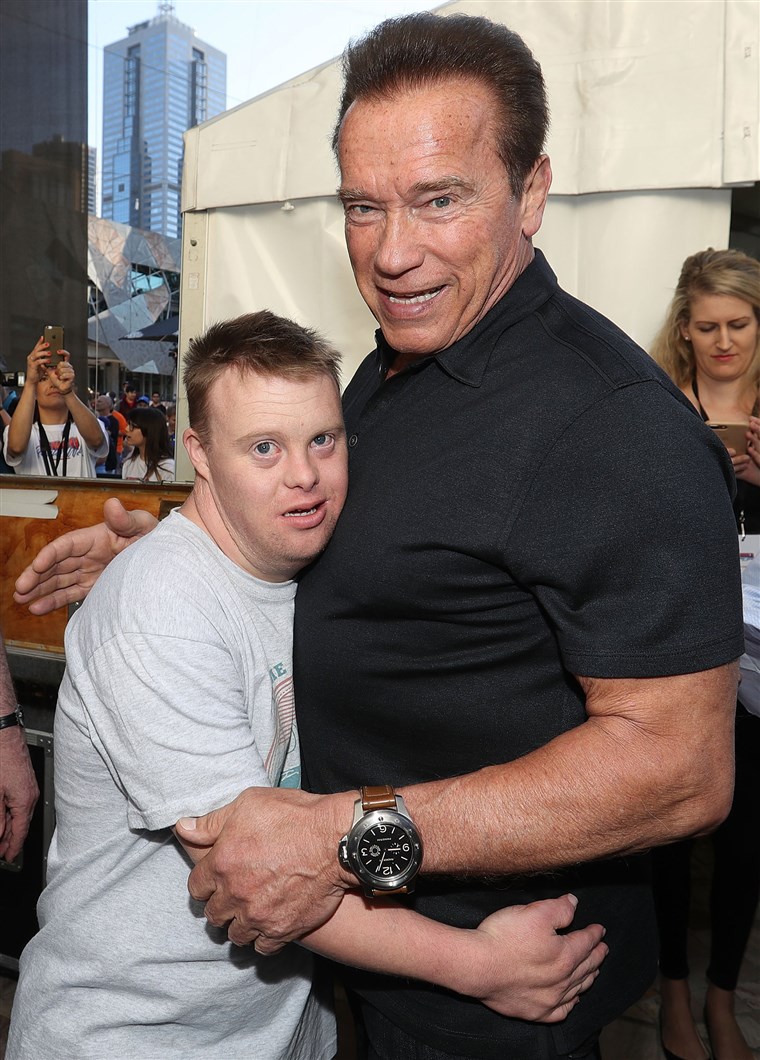 अर्नोल्ड Schwarzenegger meets fan Ben Russell