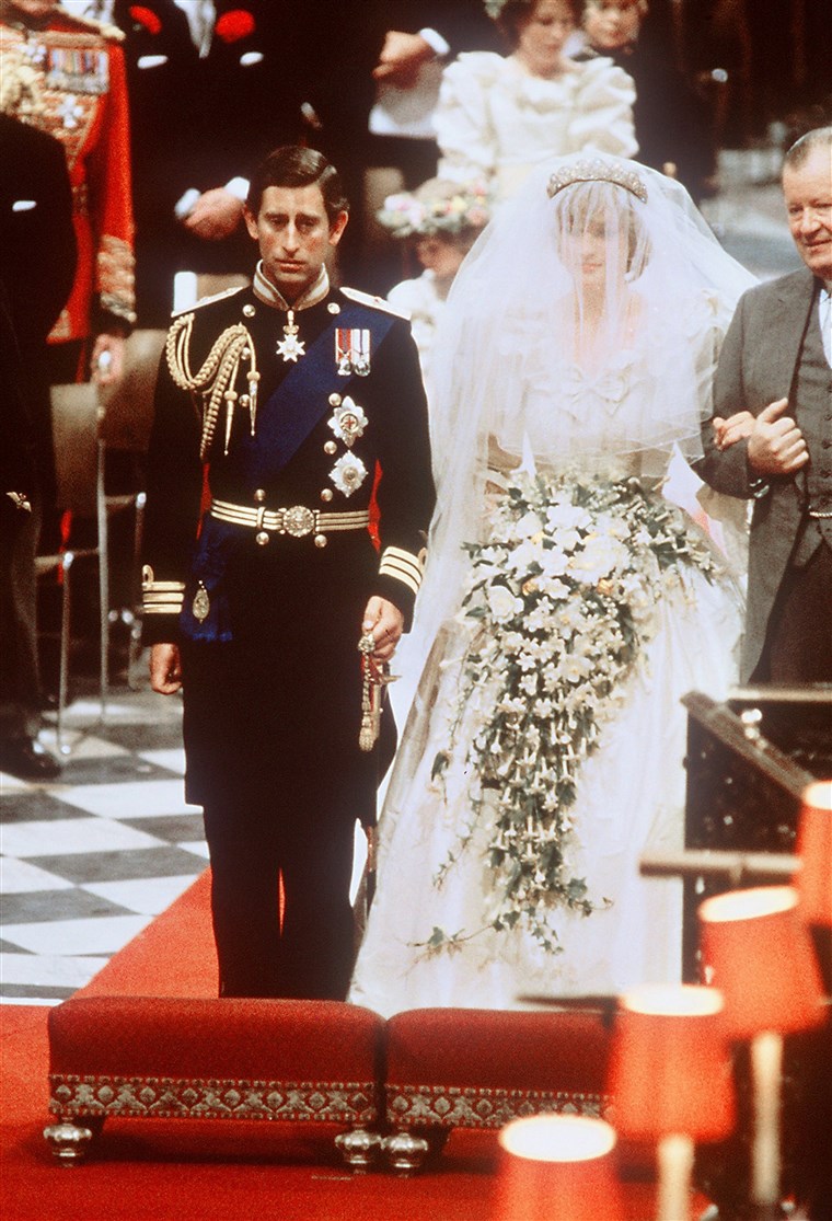 राजकुमारी Diana and Prince Charles on their wedding day.