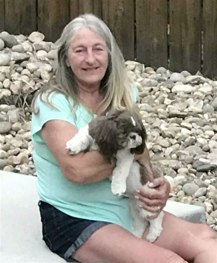 שרון Larson of South Milwaukee died on June 23 after her dog nipped her hand. 