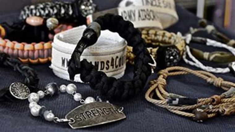 सैन्य mom supports troops with bracelets made from uniforms.
