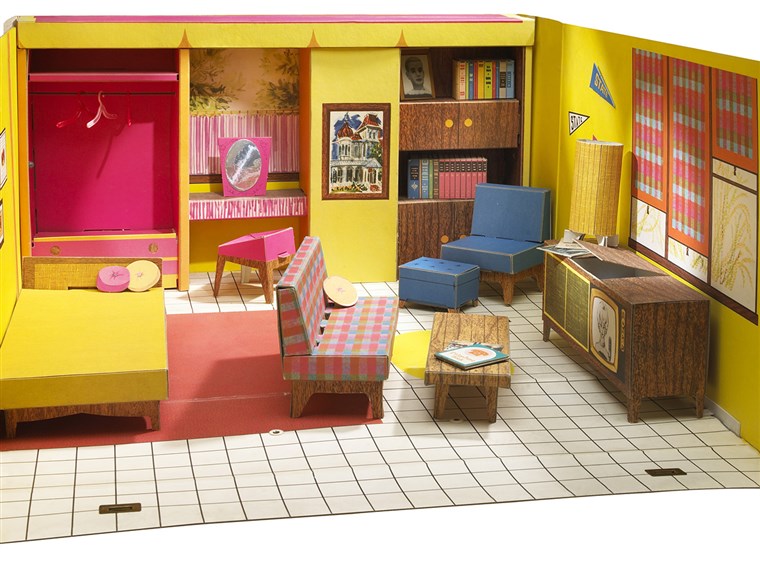 ה Barbie Dreamhouse Experience features life-sized versions of Barbie's fictional home, all splashed with bright Barbie colors. 