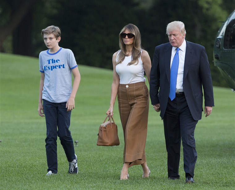 ראשון Family Arrives At The White House