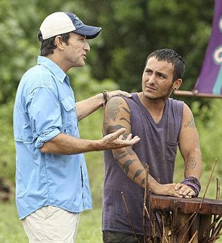 ג 'ף Probst tries to calm Brandon Hantz of the Bikal Tribe during the explosive fifth episode of 