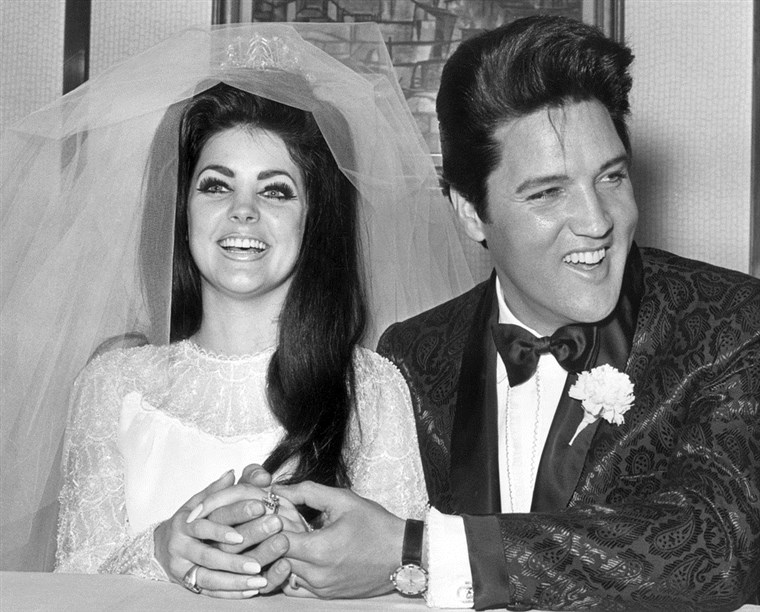 Kép: Elvis with his bride, Priscilla Beaulieu Presley, on their wedding day.