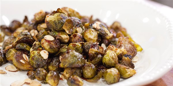 अनार-भुना हुआ Brussels Sprouts