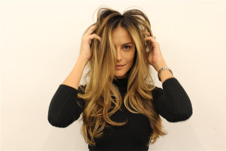 दालचीनी swirl hair on model Natalia Borges