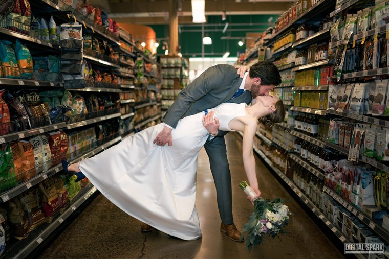 קפלה Hill Whole Foods hosts dream wedding.
