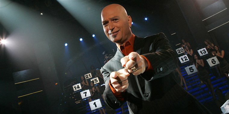 Fénykép of Howie Mandel, host of Deal or No Deal. Weekend Cover story about people who go to televisi