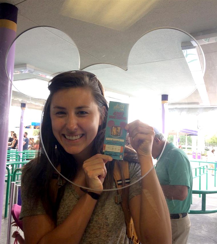 22 वर्षीय Chelsea Herline and her old Disney World ticket