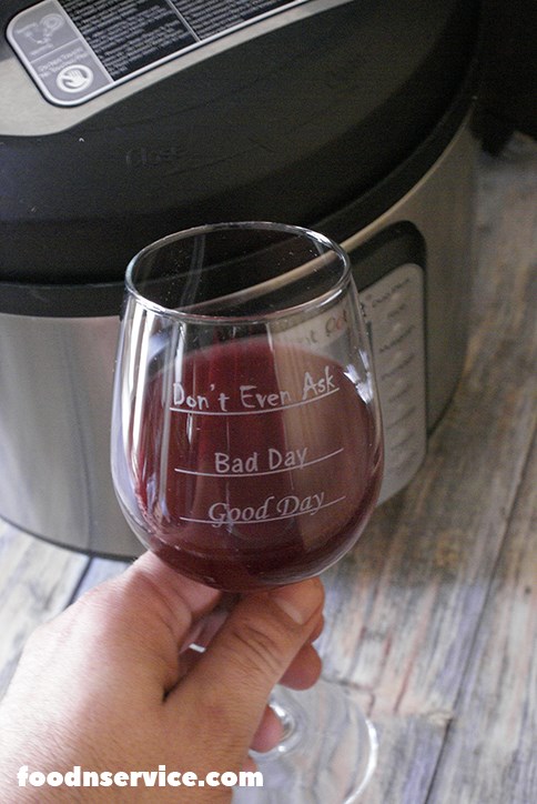 चियर्स to you, Instant Pot, for helping me make some Instant Pot wine!