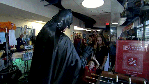 ह्यूस्टन Texans' star J.J. Watt dressed up as Batman to surprise kids at Texas Children's Hospital this week.
