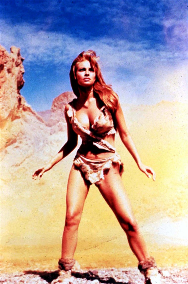 एक MILLION YEARS B.C. (BR1966) RAQUEL WELCH Picture from t