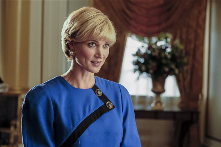 בוני Soper portrays the legendary Princess Diana in Harry & Meghan: A Royal Romance, premiering on Lifetime.