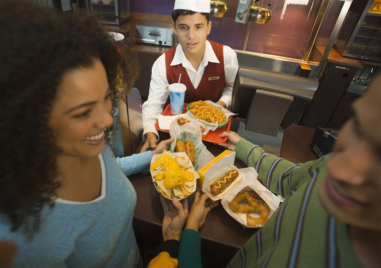 चलचित्र theater concession stand, food, nachos, pretzel, junk food