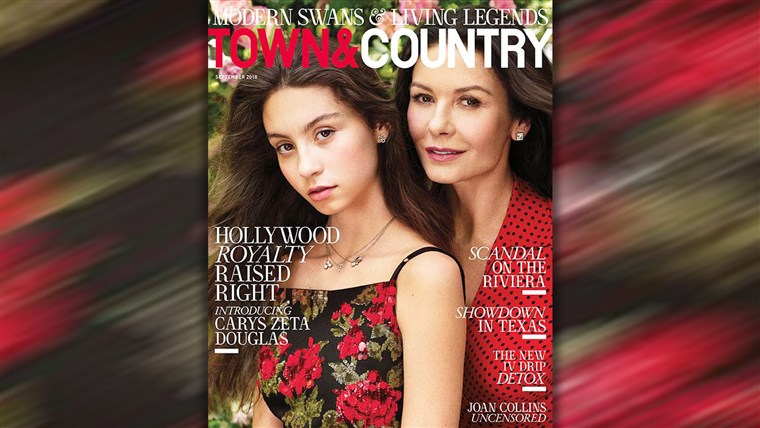קתרין Zeta-Jones and daughter Carys on cover of Town and Country