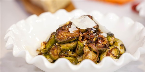 लिडिया's Sauteed Brussels Sprouts with Walnuts and Bacon