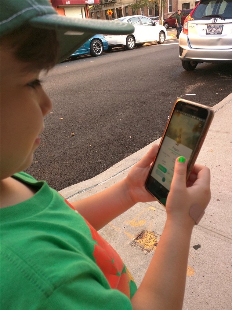 ילד with autism who's become more social since he started playing Pokemon Go