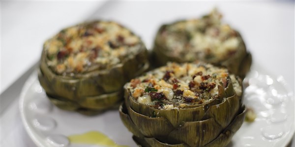 भरवां Artichokes with Chunky Bacon and Parmesan 