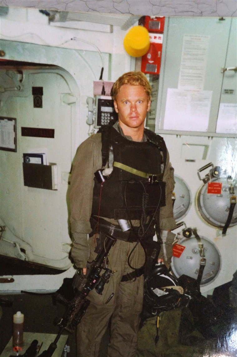 Mornarica SEAL sniper Eric Davis