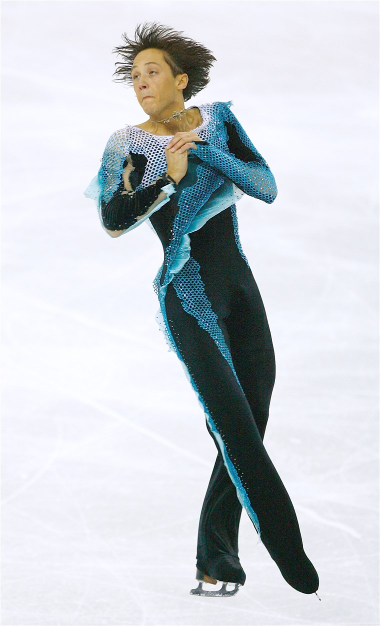 बांध competes in the Men's Free Skate Program Final during Day 6 of the Turin Winter Olympic Games on February 16, 2006.