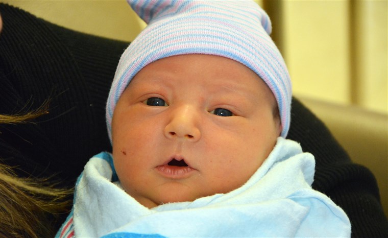 סוואנה Guthrie's infant son, Charles Max Feldman
