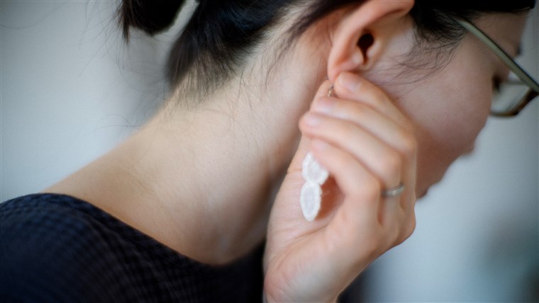 किस तरह do you tell if you actually have an earring hole infection? 