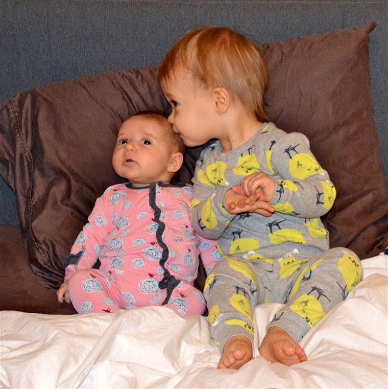 जेना Wolfe and Stephanie Gosk's daughters, big sister Harper and baby Quinn, get to know each other.
