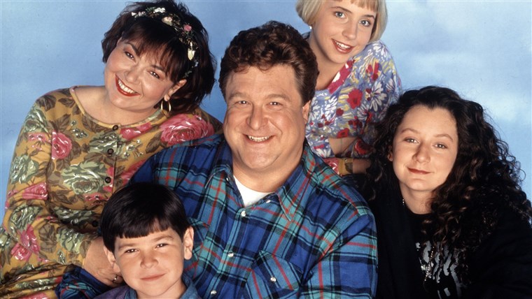 Slika: ROSEANNE, Roseanne, Michael Fishman, John Goodman, Lecy Goranson, Sara Gilbert, Season 6. 1988-1997.