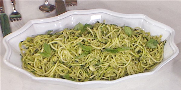 तुरई Noodles with Avocado Pesto