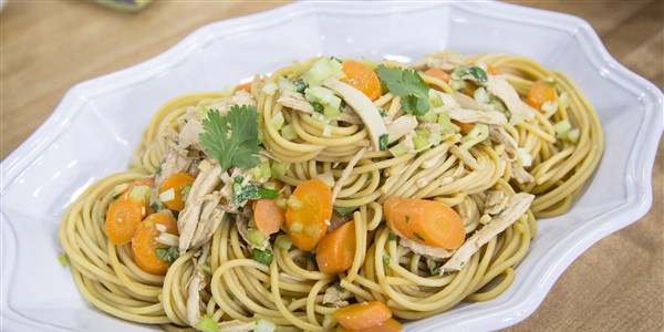 טריאקי Noodle Salad with Chicken