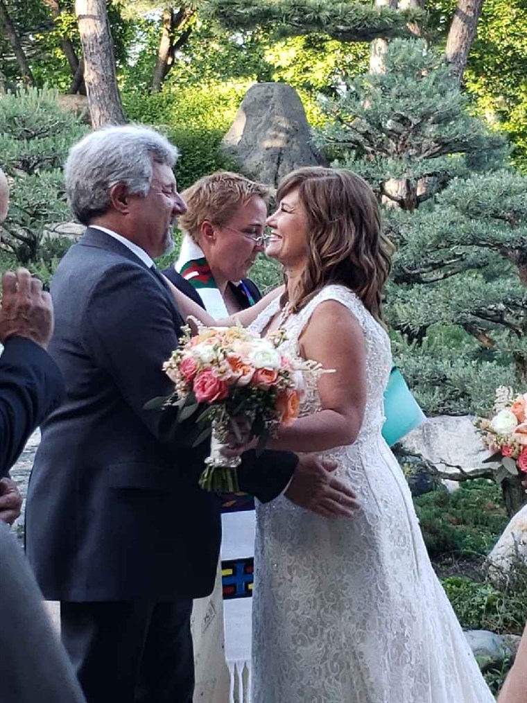 גבוהה school sweethearts reunite and marry 37 years later after making wedding pact