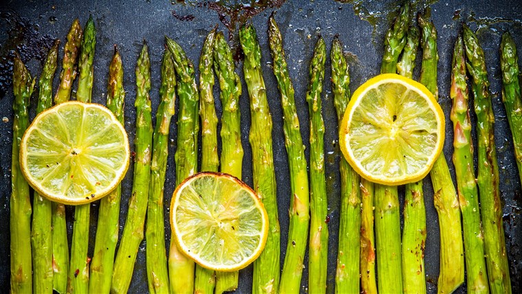 איך to cook asparagus: roasted asparagus