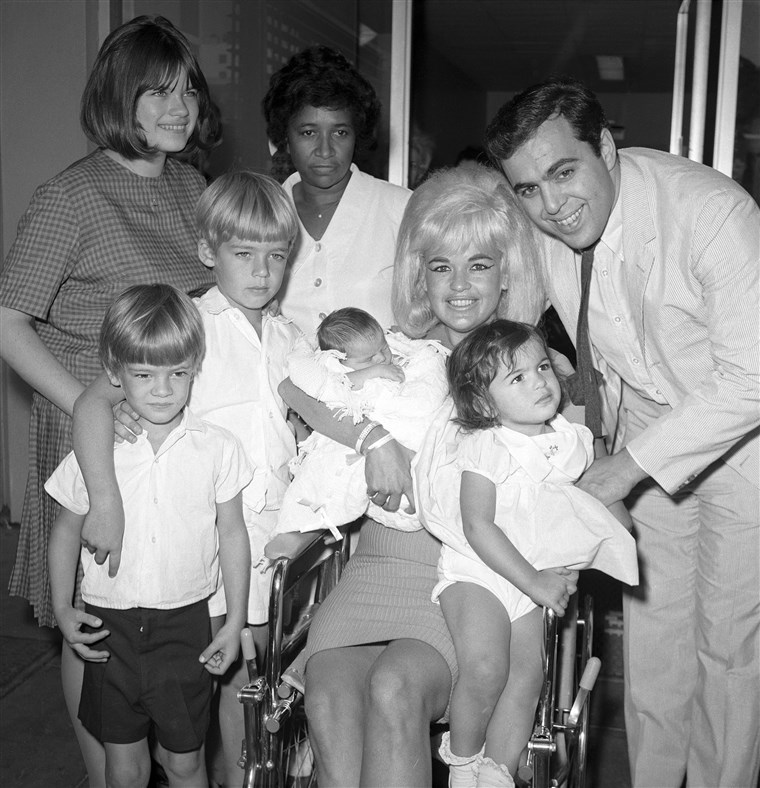 portré of Performer Jayne Mansfield With Her Immediate Family