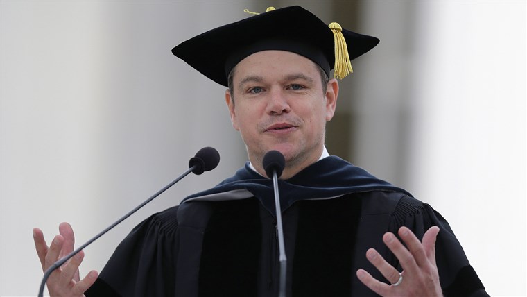 अभिनेता Matt Damon gestures during his address at the Massachusetts Institute of Technology's commencement in Cambridge, Mass.